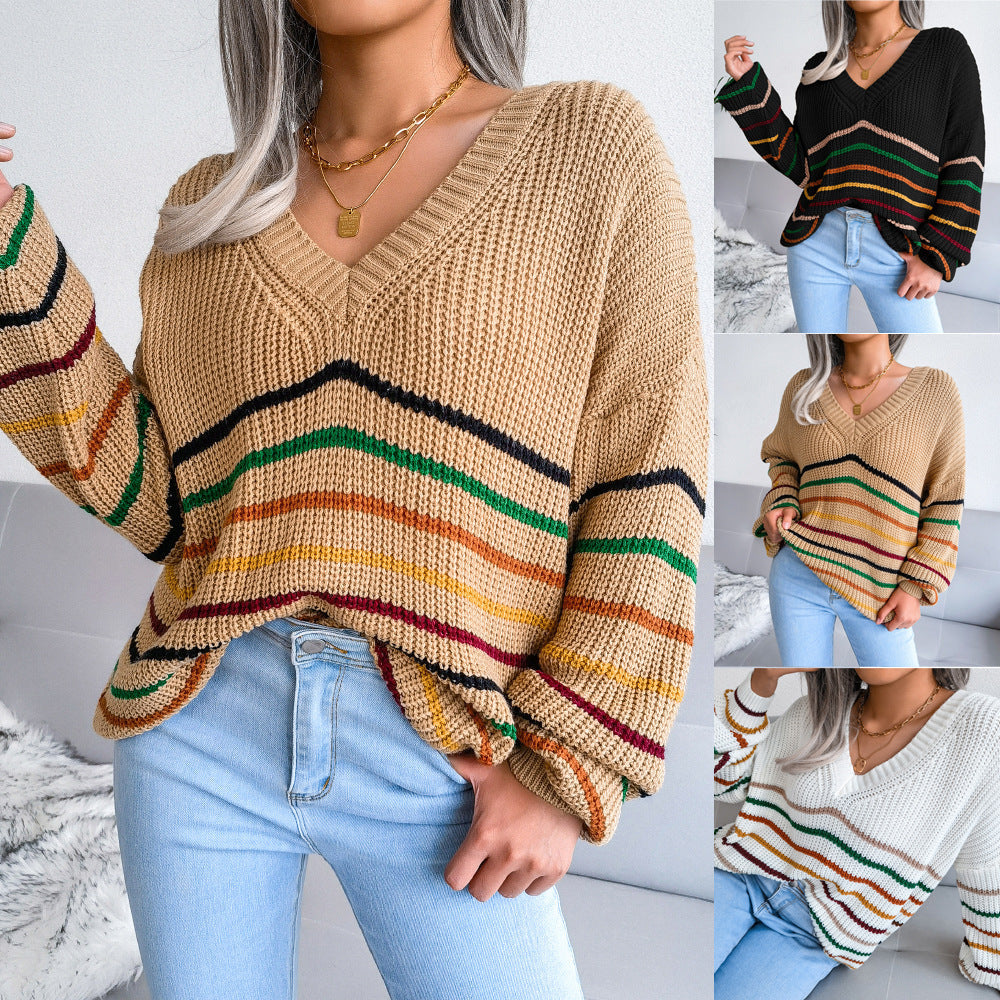 CozyStripe | White cuddly striped sweater with a retro look