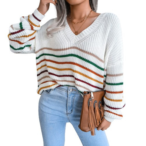 CozyStripe | White cuddly striped sweater with a retro look