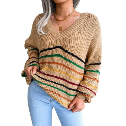 CozyStripe | White cuddly striped sweater with a retro look